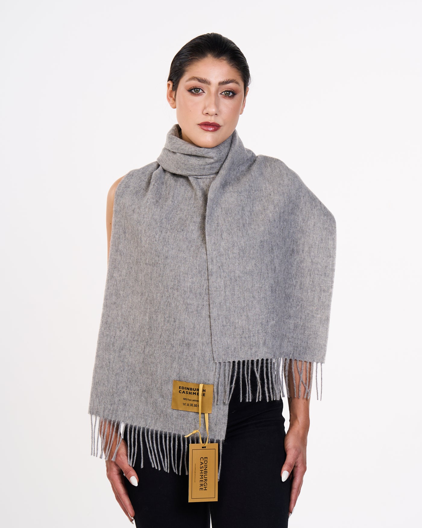 Women’s collection cashmere scarf