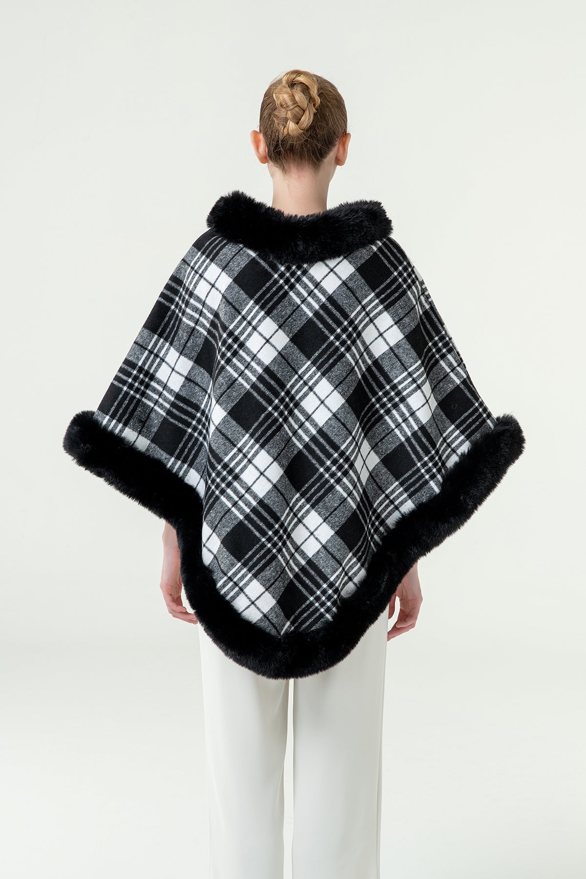 Women’s Poncho Exclusive Design - Black/White